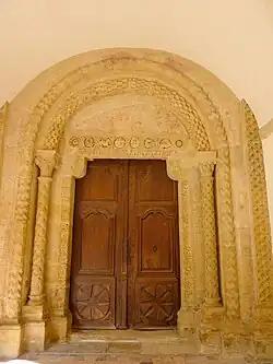 Porte de la basilique.