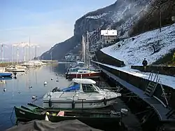 Photographie montrant le port de Meillerie en hiver