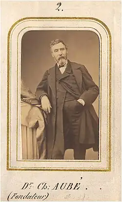 Description de cette image, également commentée ci-après