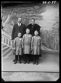 Portrait de la famille Helleu-Manneval, Val-d'Izé, vers 1927