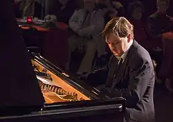 Description de l'image Portrait of Pianist Franck Avitabile.jpg.