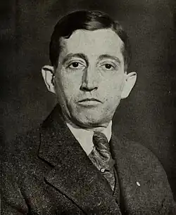 Portrait en noir et blanc de Hays.