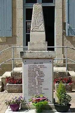 Monument aux morts.