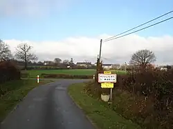 Le panneau d'entrée d’agglomération en 2012.
