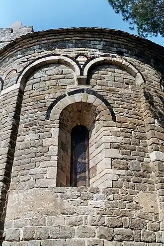 Cordons de basalte noir.