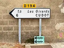 Un panneau D21a surmonté d'un cartouche E43.