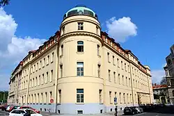 Photo : façade de bâtiment à Prague