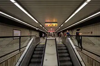 Couloir de la station Florenc (lignes B et C)