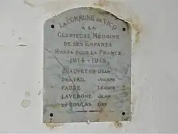Mémorial dans l'église.