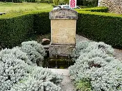 Fontaine de 1858 au bourg de Pressignac.