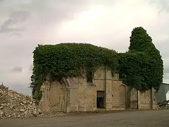 Les ruines du prieuré Notre-Dame-des-Moutiers.