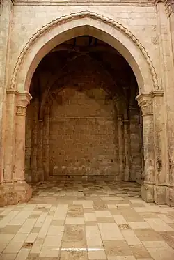 Prieuré Notre-Dame de Salagon, grande arcade.