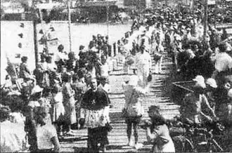 Procession pour la bénédiction de la statue.