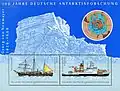 Timbres de 2001 sur les « 100 ans de recherche allemande sur l'Antarctique » par la Deutsche Post. Le Gauss est à gauche, le Polarstern à droite.