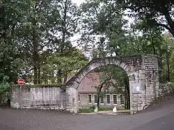 Entrée du site historique des sources du puits-salé et Lédonia.