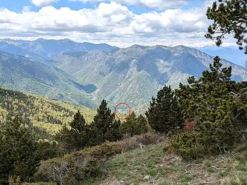 Le village of Py se situe au pied du massif de Tres Estelles.