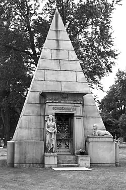 Mausolée de Schoenhofen&nbsp;(en), Chicago.