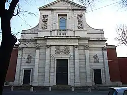 Façade, de style néo-baroque