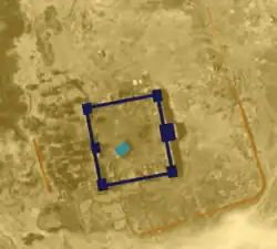 fond jaune, fort carré en bleu foncé, bords du camp orange