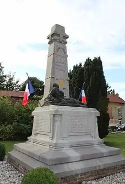 Le monument aux morts.