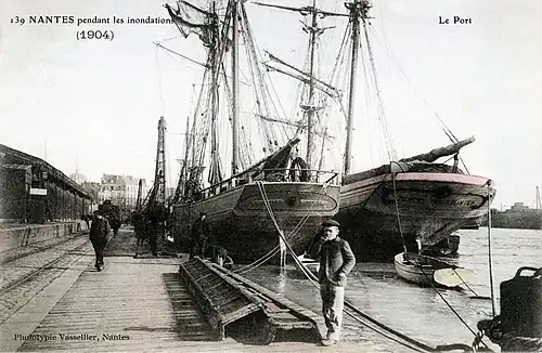 Quai Marquis-d'Aiguillon en 1904, du temps de son exploitation portuaire