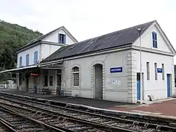 Le bâtiment voyageurs vue du quai opposé