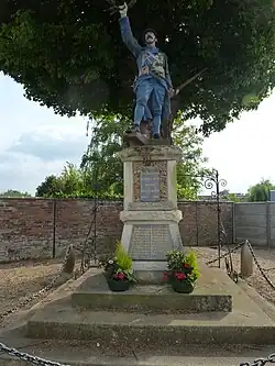 Le monument aux morts.
