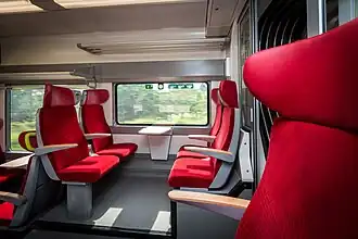 Intérieur 2nd classe d'un B&nbsp;83500.