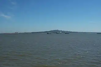 Le Cerro de Montevideo qui abrite la forteresse domine la baie.