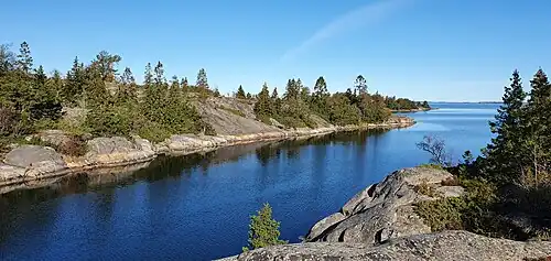 Le canal entre Rödlöga et Västerö.