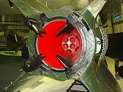 Gros plan sur les déviateurs de jet et la tuyère.