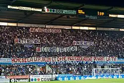 Banderoles de protestation contre la LFP en détournant leur campagne internet #JeVaisAuStade