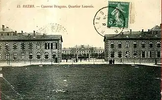 Caserne des Dragons vers 1909, quartier Louvois, Reims.