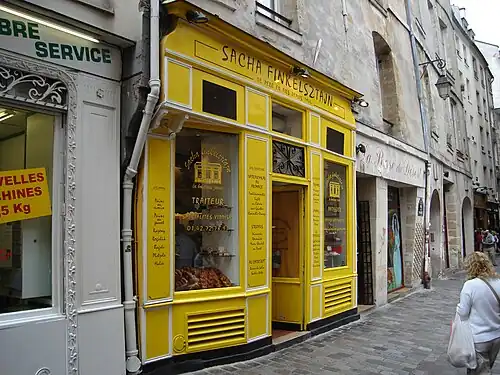 Une boulangerie-pâtisserie au no&nbsp;27, déjà présente en 1865.
