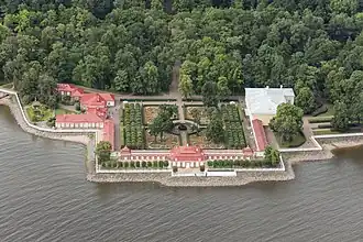 Vue aérienne du palais et des jardins de Monplaisir.