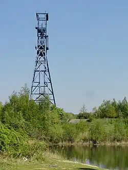 Le puits no&nbsp;2 dans son environnement.