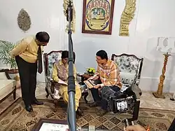 Une interview de l'ancienne gouverneure de Pondichéry, Kiran Bedi, conduite dans une salle du Raj Nivas.