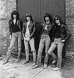 Description de l'image Ramones rocket to russia photo.jpg.