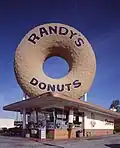 Échoppe Randy's Donuts à Los Angeles en Californie, construite en 1952