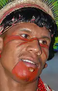 Indien Pataxo avec labret dans la lèvre inférieure