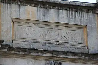 Détail de l'épigraphe.