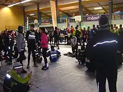 Ravitaillement de Soucieu-en-Jarrest au km 54 sur la Saintélyon 2013.