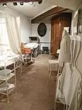 Reconstitution d'une chambre d'hôpital du XIXe&nbsp;siècle.
