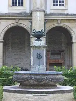 la fontaine actuelle.