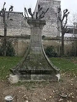 Mémorial à A. Petit, musicien.