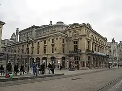 Le théâtre faisant angle Myron Herrick-Vesle
