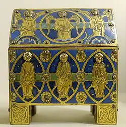 Châsse : apôtres et anges. Cuivre champlevé, émaillé et doré, Limoges, deuxième quart du XIIIe&nbsp;siècle.