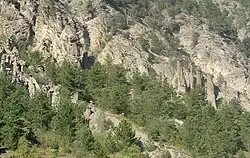 Une vue des « demoiselles coiffées »