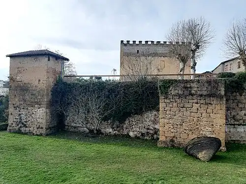 Vestiges des remparts de Mont-de-Marsan.
