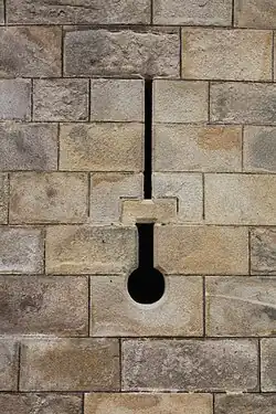 Archère-canonnière de la porte saint-Michel.